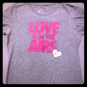 Women’s Nike T-shirt